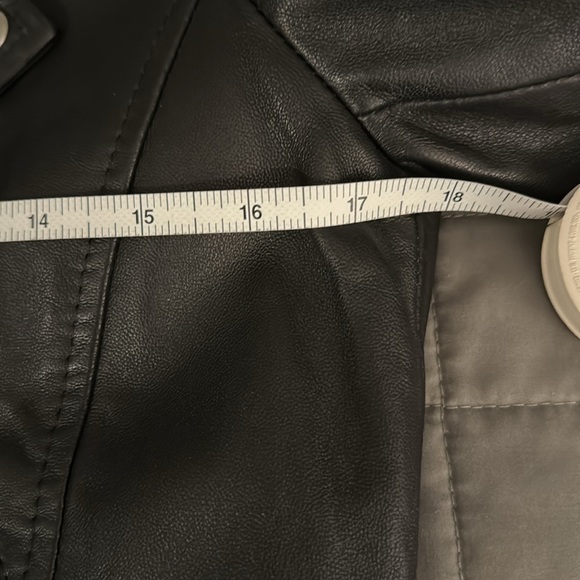 Sezane Zig Black Leather Jacket - Picture 12 of 13